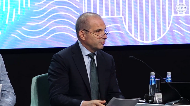 Железопътният транспорт ще се превърне в гръбнака на обществения транспорт, каза министър Гроздан Караджов