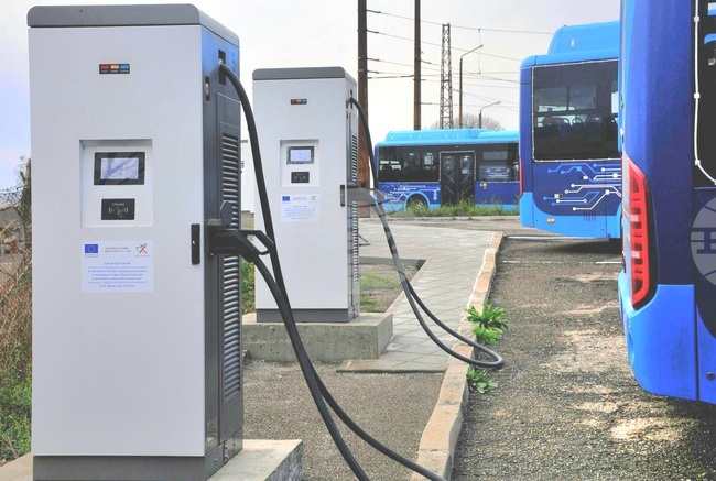 Общинският превозвач в Бургас присъедини фотоволтаичната си централа към електроразпределителната мрежа 