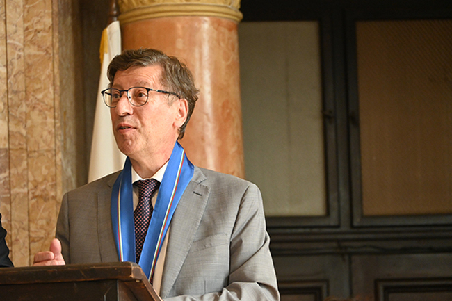 Проф. Ив Пети от Университета на Лотарингия получи Почетен знак „Св. Климент Охридски"