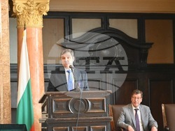 Проф. Ив Пети от Университета на Лотарингия получи Почетен знак „Св. Климент Охридски"