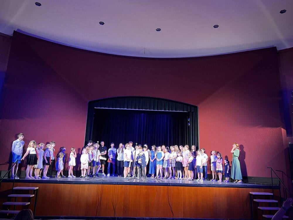 Тържествено бе закрита учебната година в Българското училище за роден език в Будапеща