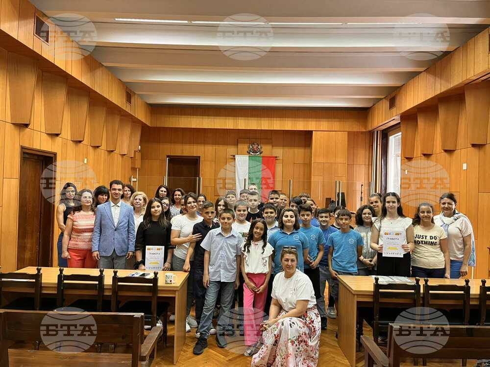 В Окръжен съд – Стара Загора откриха изложба с рисунки от ученици под наслов „Не“ на насилието, „Да“ на приятелството"
