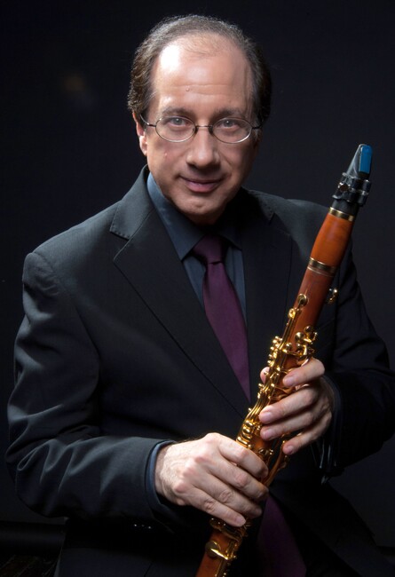 Световноизвестният кларинетист и диригент Чарлз Найдик гостува в България между 23 юни и 1 юли