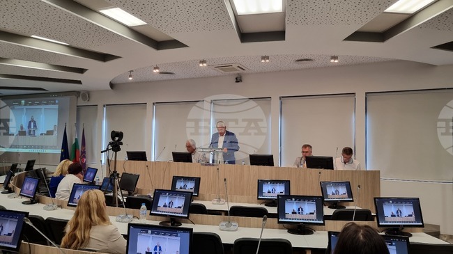 КНСБ се обяви против разделянето на обществената железопътна услуга на три лота