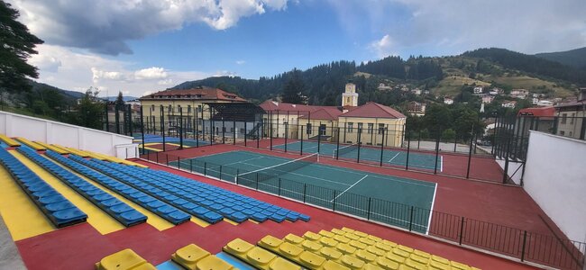 Община Чепеларе отвори тенис кортовете в обновения спортен комплекс и стартира сезона с нов тенис клуб за деца и любители