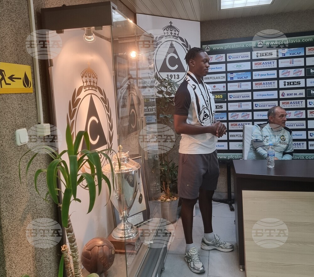 Славия представи вратаря Леви Нтумба