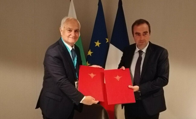 Министрите на отбраната на България и Франция Атанас Запрянов и Себастиен Льокорню подписаха рамково споразумение за съвместно придобиване на нови трикоординатни радари