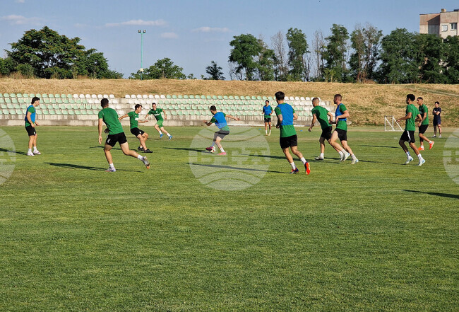 Община Стара Загора започна реновирането на тренировъчния терен на стадион „Берое“