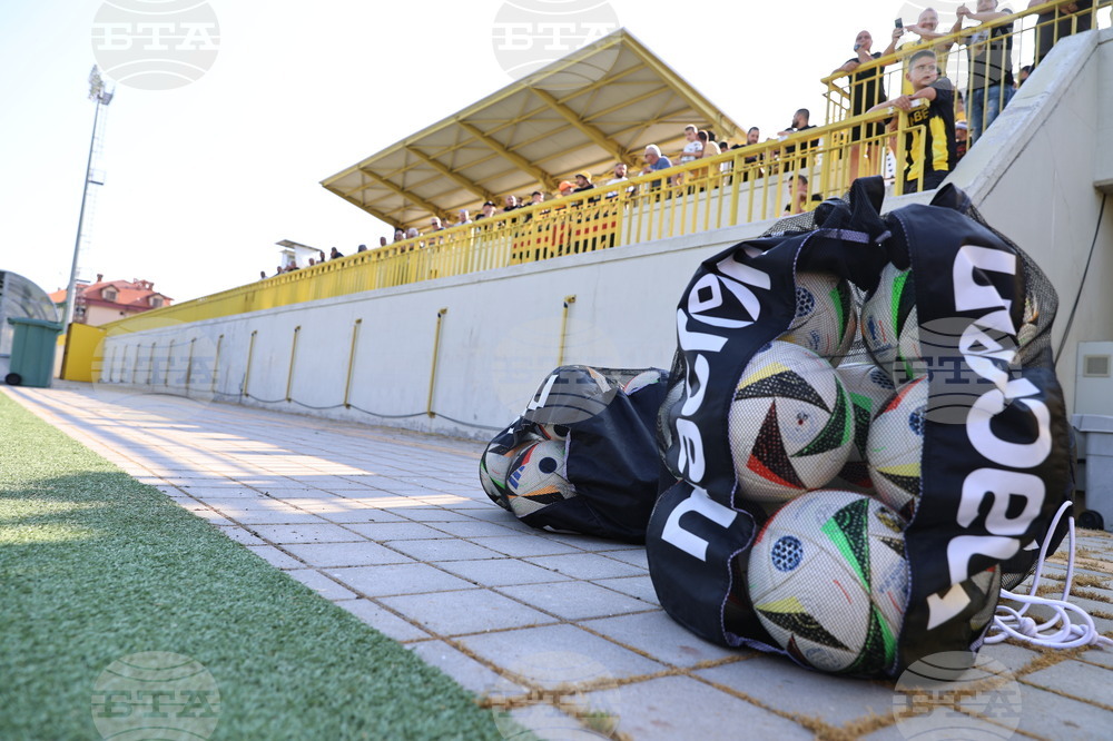 Футболното училище на Ботев (Пловдив) стана част от новата програма на УЕФА "Take care"