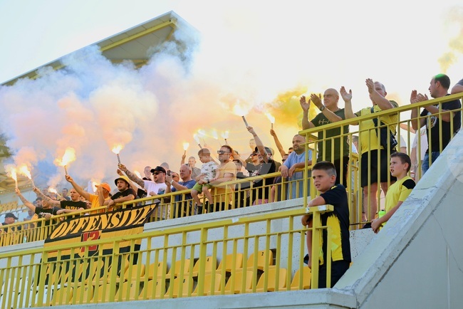 Ръководството на Ботев Пловдив ще проведе среща с феновете в сряда преди да им върне акциите на клуба