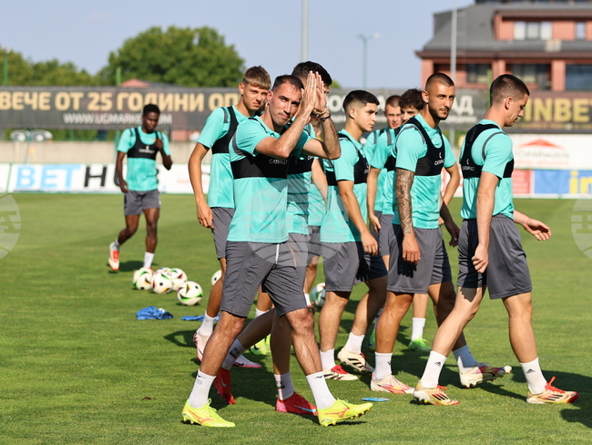 Ботев (Пловдив) излиза с осем българи в титулярния си състав срещу ЦСКА