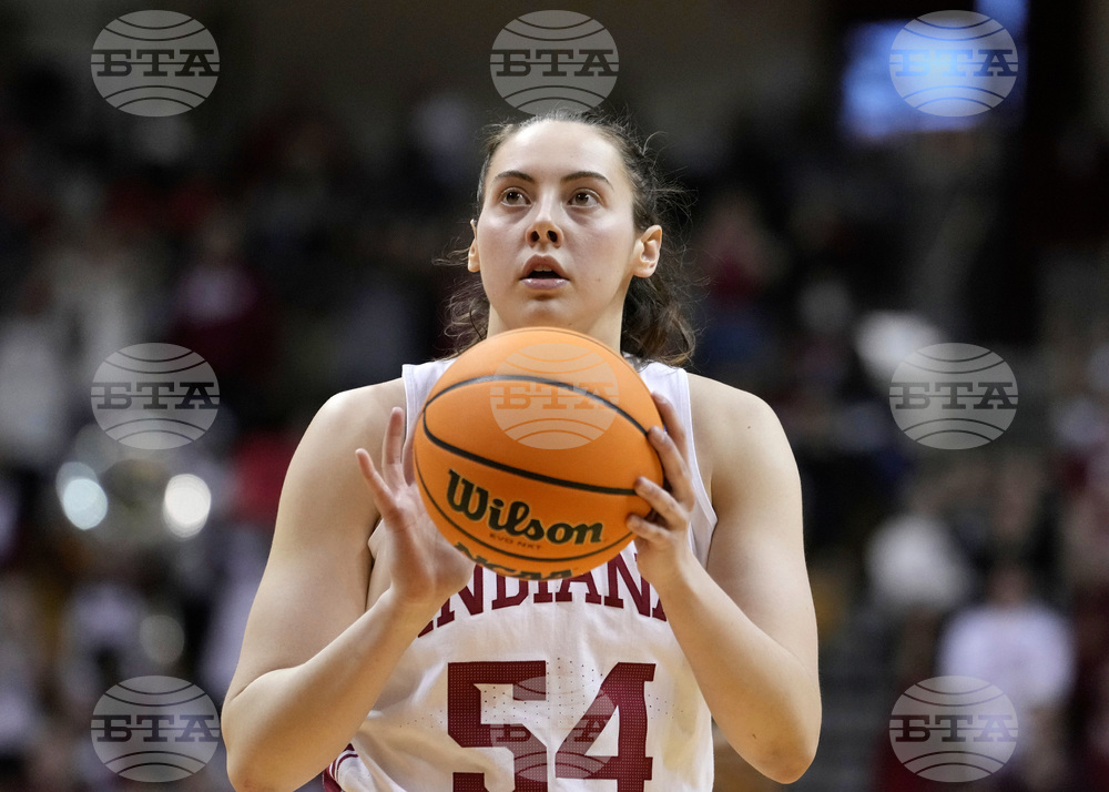 Basketball Storm Holmes
