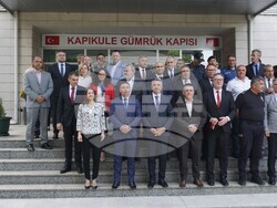 ГКПП Капъкуле- трафик - среща. Снимка: областна администрация - Хасково