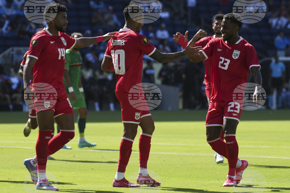 Gold Cup Panama Guadeloupe Soccer