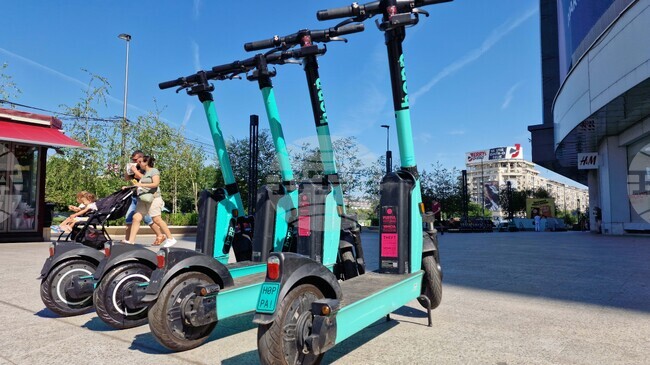 Румънски кмет забранява отдаването под наем на електрически тротинетки, след като 15-годишен младеж загина при инцидент