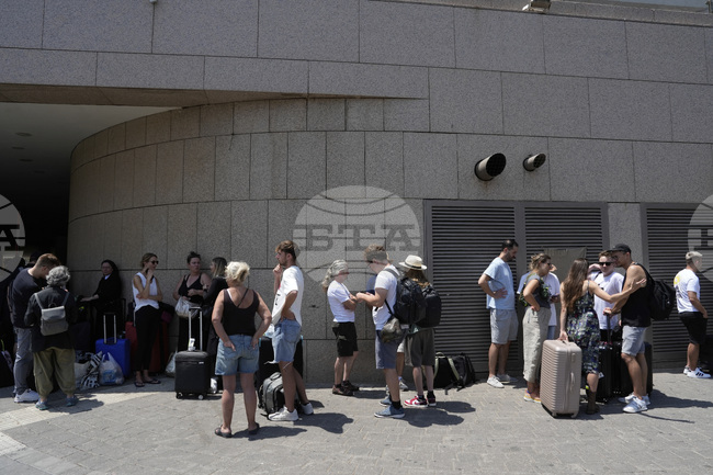 Чехия и Словакия евакуираха с полети общо 181 души от Израел