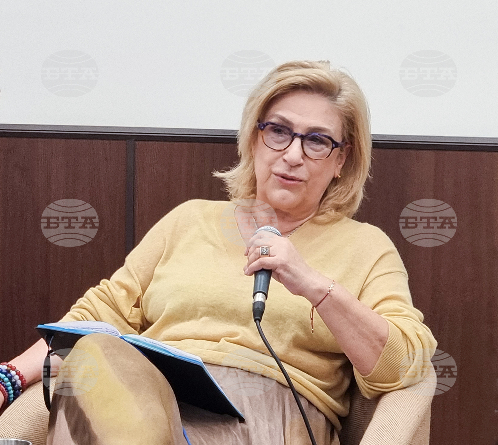 Съвременните медии унищожават систематично демокрацията, смята Татяна Буруджиева