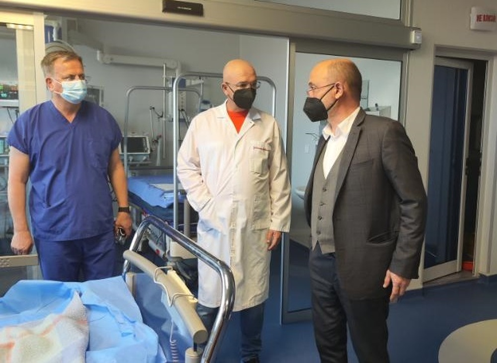 Здравният министър Асен Меджидиев: 34 души са настанени в столични болници след инцидента край софийското село Локорско