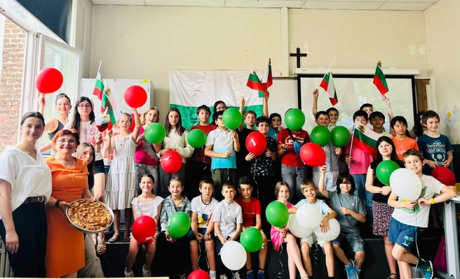 Учебната година в училище „Пейо Яворов“ в Брюксел приключи с усмивки, игри и книги