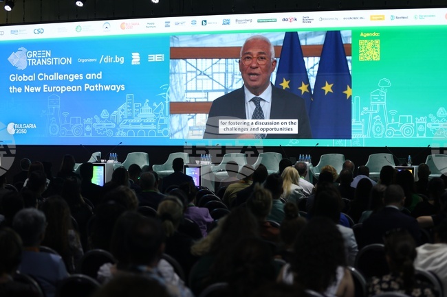 Трябват политически кураж и решителни действия, за да гарантираме конкурентоспособността и бъдещето на европейските граждани, заяви председателят на Европейския съвет 