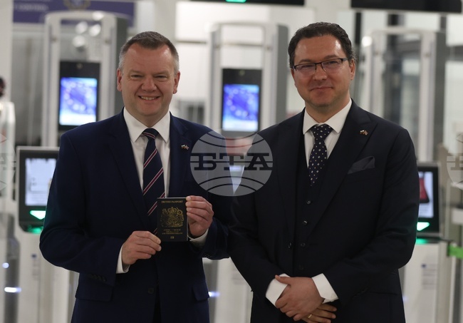 Британският министър за отношенията с ЕС Ник Томас-Симъндс пристигна на посещение у нас