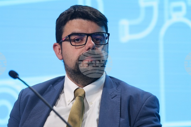 За първи път България може да е лидер в Европа при изграждането на нова визия за развитие на енергетиката, според Мартин Владимиров от ЦИД 