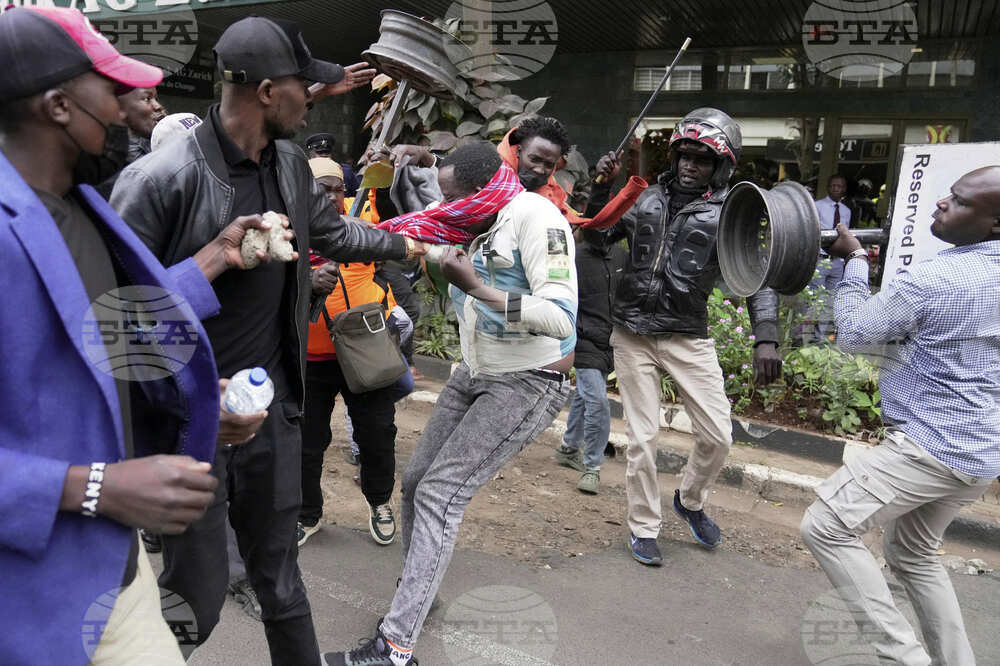 CORRECTION APTOPIX Kenya Blogger Dead