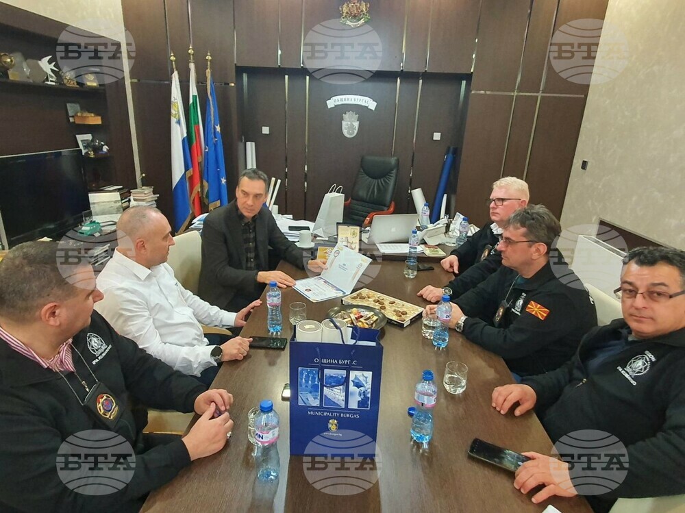 Полицейски служители от град Куманово в Република Северна Македония се срещнаха с кмета на Бургас