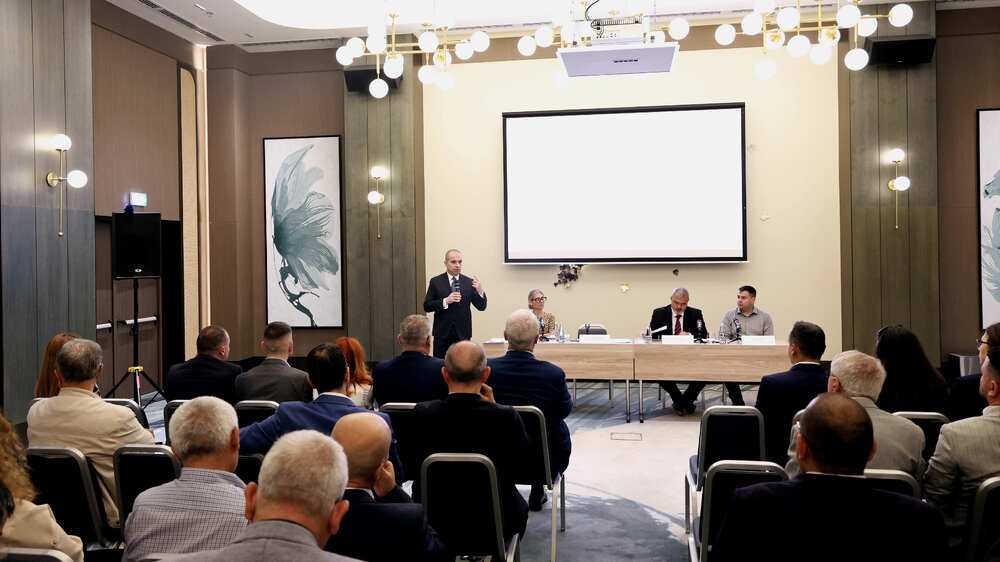 Вицепремиерът Караджов: Железницата ще стане гръбнакът на обществения транспорт