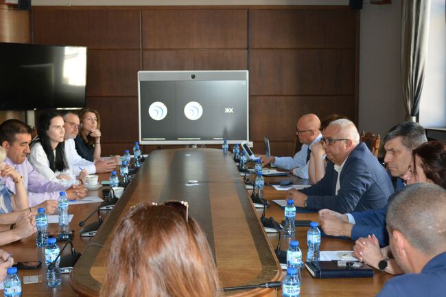 КРС ще подпише меморандум с операторите на пощенски услуги за контрол на цените при преминаване към еврото