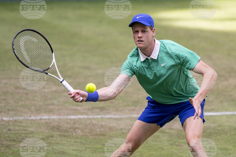 Водачът в световната ранглиста по тенис Яник Синер записа победа в първия си мач на трева за сезона