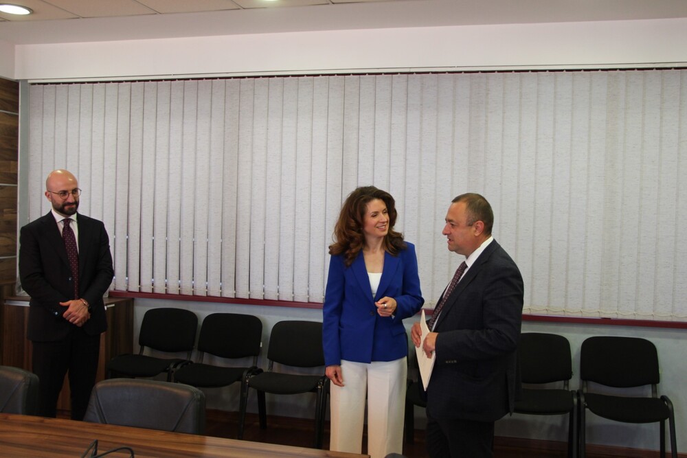 Министър Иванов проведе среща с председателя на Комитета на регионите Ката Тютьо