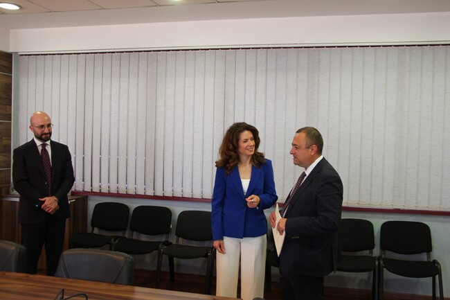 Министър Иванов проведе среща с председателя на Комитета на регионите Ката Тютьо