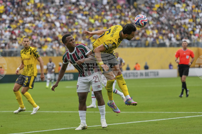 Европейските клубове са арогантни и това им вреди на Световното клубно първенство, заяви ръководител на Борусия Дортмунд