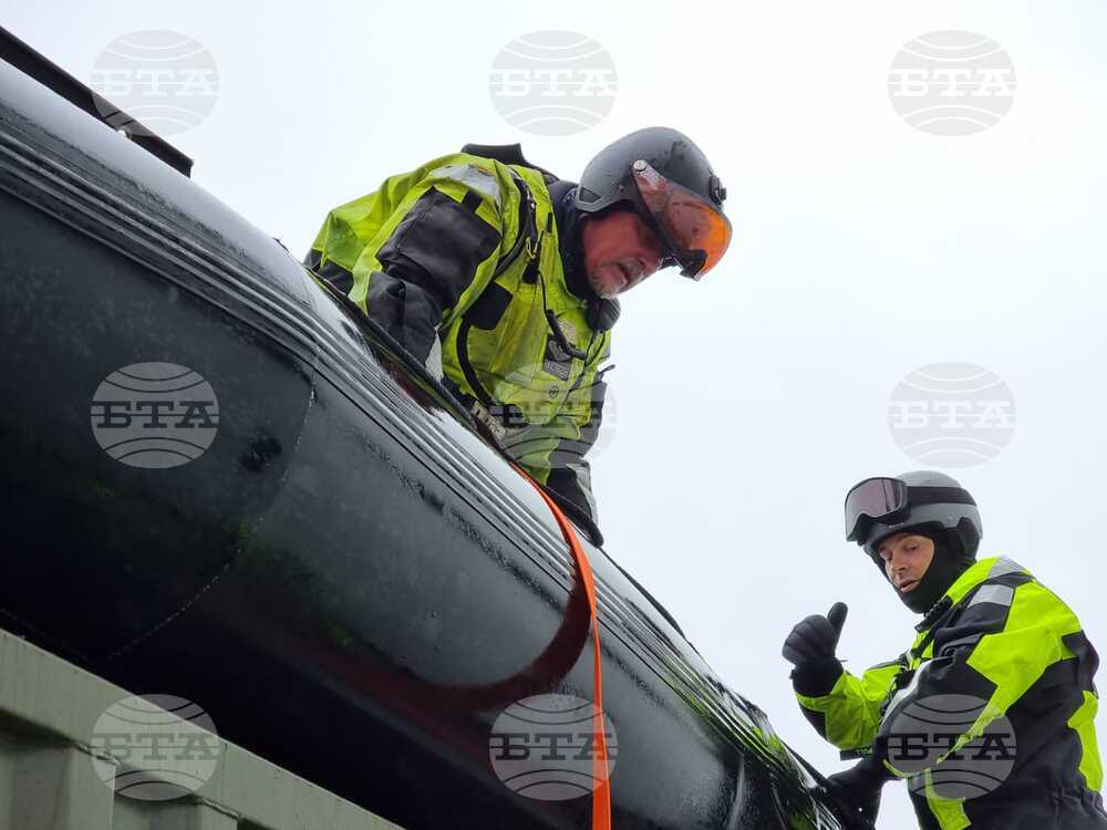 Day 53: Last Group of Bulgarian Polar Еxplorers Boards RSV 421