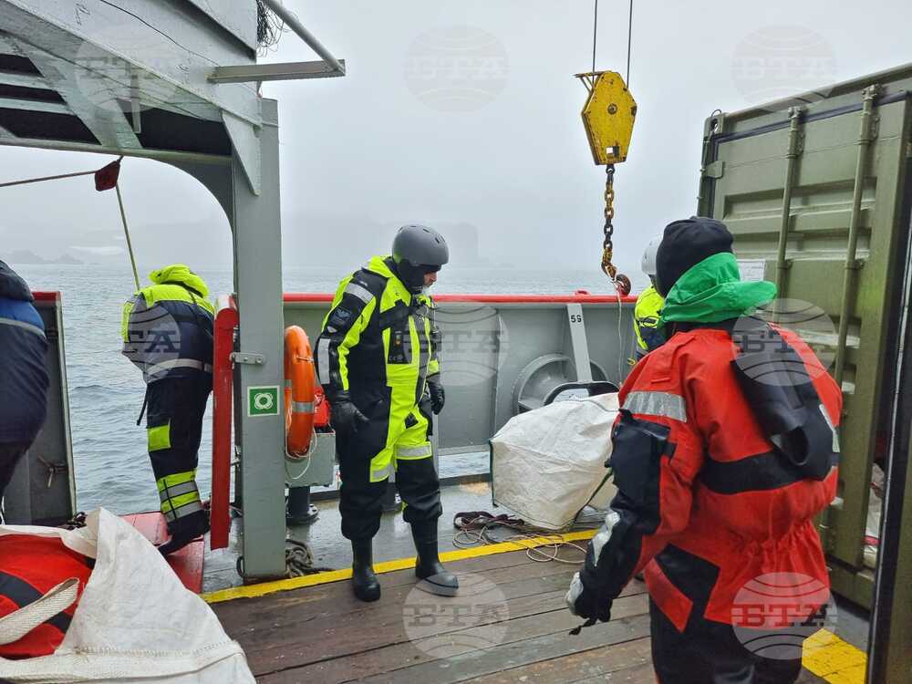 Day 53: Last Group of Bulgarian Polar Еxplorers Boards RSV 421