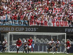 CWC River Plate Urawa Red Diamonds Soccer