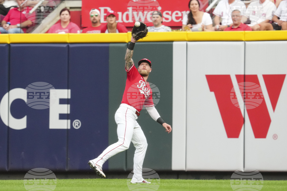 Twins Reds Baseball