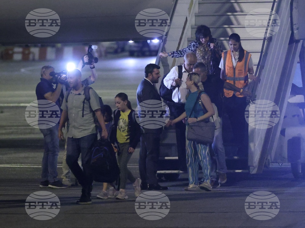 Plane Carrying Bulgarians Evacuated from Israel Lands in Sofia