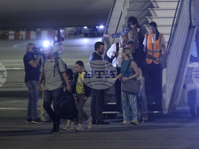 Plane Carrying Bulgarians Evacuated from Israel Lands in Sofia