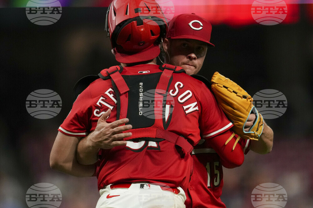 Twins Reds Baseball