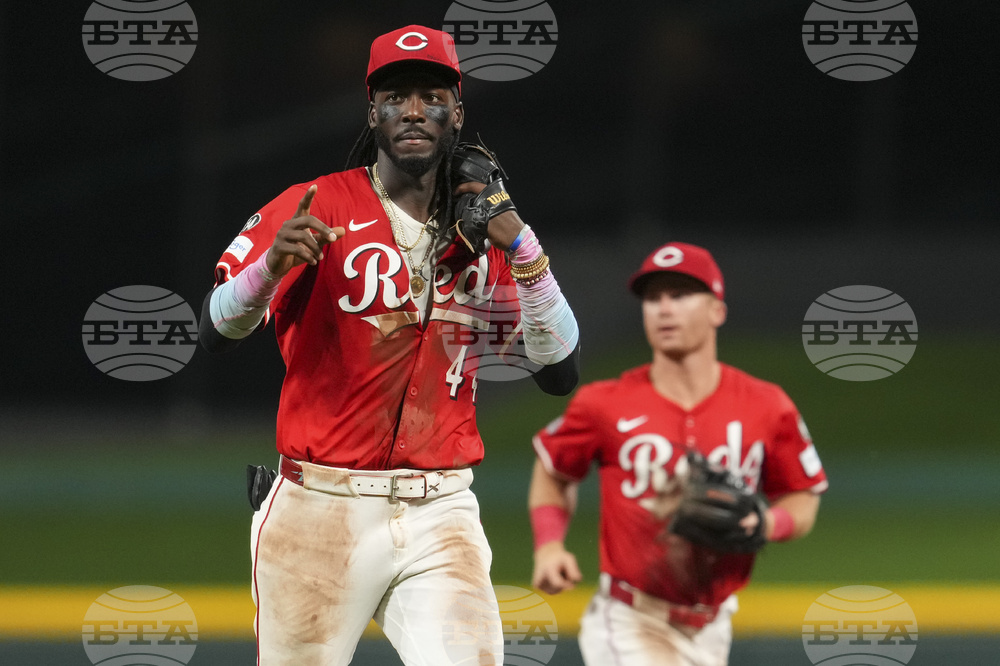 Twins Reds Baseball