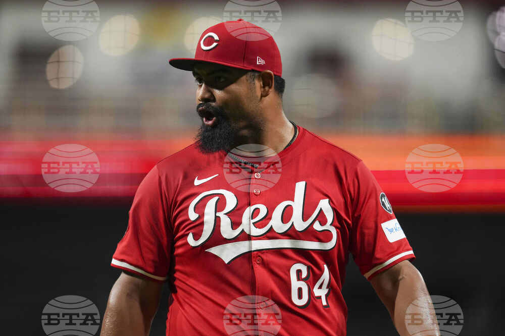 Twins Reds Baseball