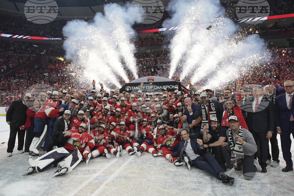 НХЛ обяви началната дата на новия сезон, Флорида ще окичи шампионския банер с двубой срещу Чикаго