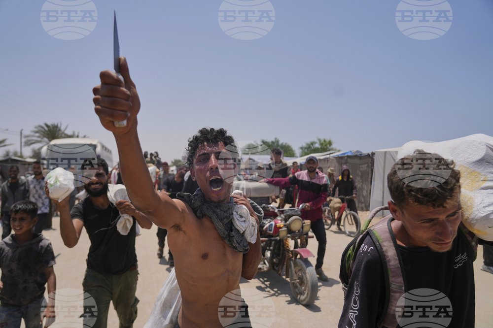 War Zones Aid for Hire