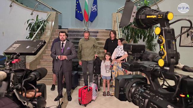 Евакуирахме група от 148 души, 89 от които българи, съобщи министър Георг Георгиев