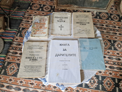 Село Ушинци - етнографски музей - църква