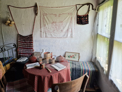 Село Ушинци - етнографски музей - църква