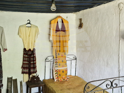 Село Ушинци - етнографски музей - църква