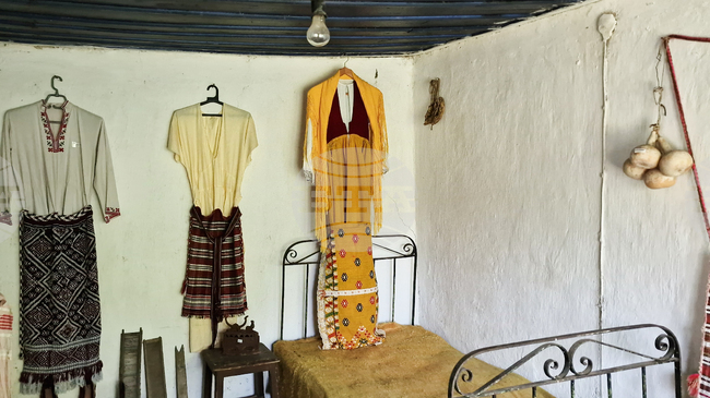 Село Ушинци - етнографски музей - църква